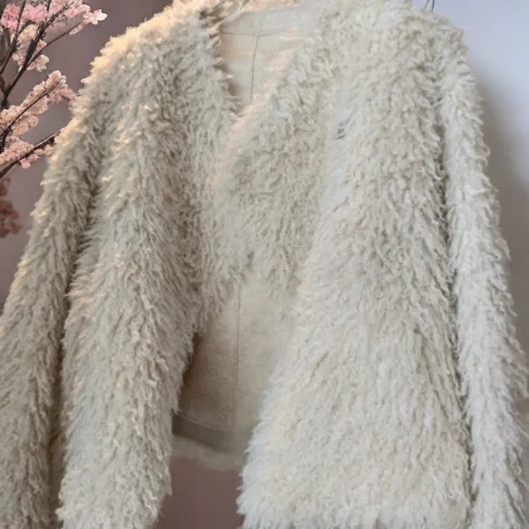 秋冬新款环保网红拉绒外套女时尚慵懒风保暖上衣短款百搭加厚