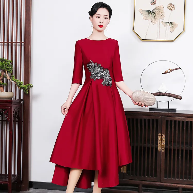 水灵子年轻妈妈婚宴红色礼服复古中国风显瘦高贵洋气丈母娘婚礼装