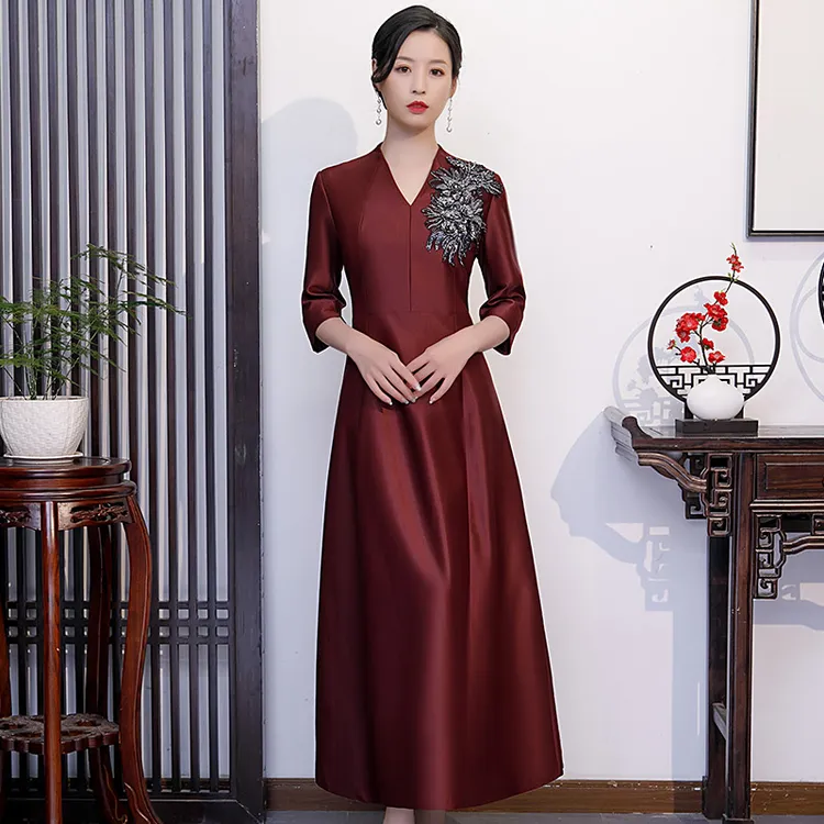 喜婆婆婚宴装礼服旗袍长款刺绣中式婚礼妈妈装大码V领春秋连衣裙