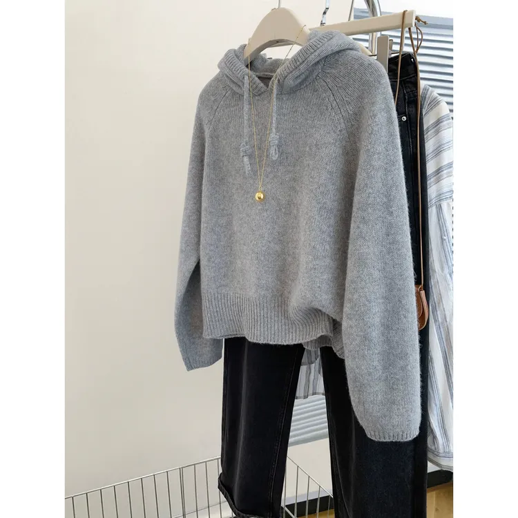 灰色浣熊绒套头连帽针织毛衣女2024冬正肩宽松内搭高级感卫衣外穿