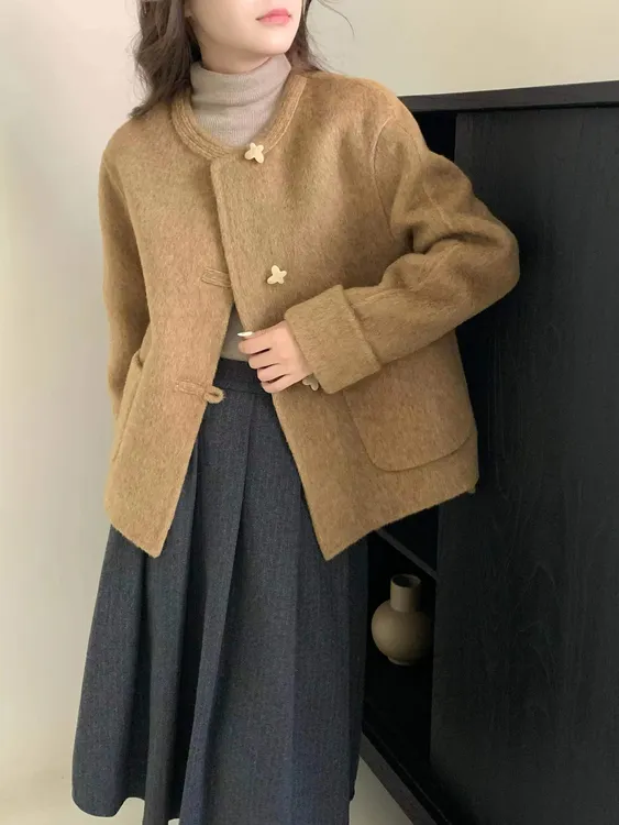 [ZZ工厂专属】605新中式圆领小香风蝴蝶扣羊毛大衣短款时尚气质