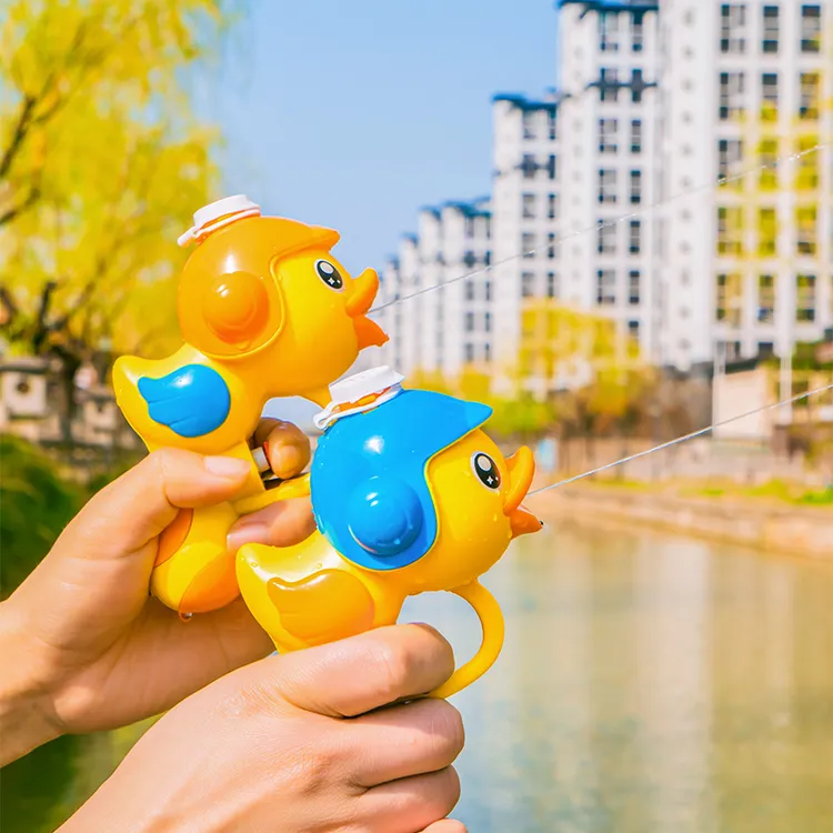 儿童小鸭子水枪夏季戏水宝宝洗澡沙滩玩水小黄鸭浴室男孩喷水玩具