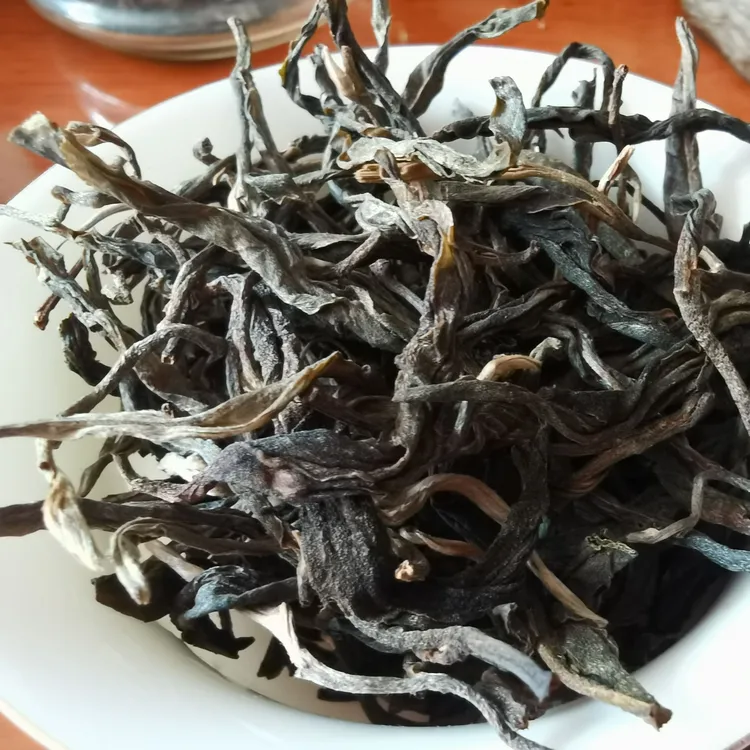 西双版纳勐海布朗山班盆普洱散茶茶气十足回甘持久