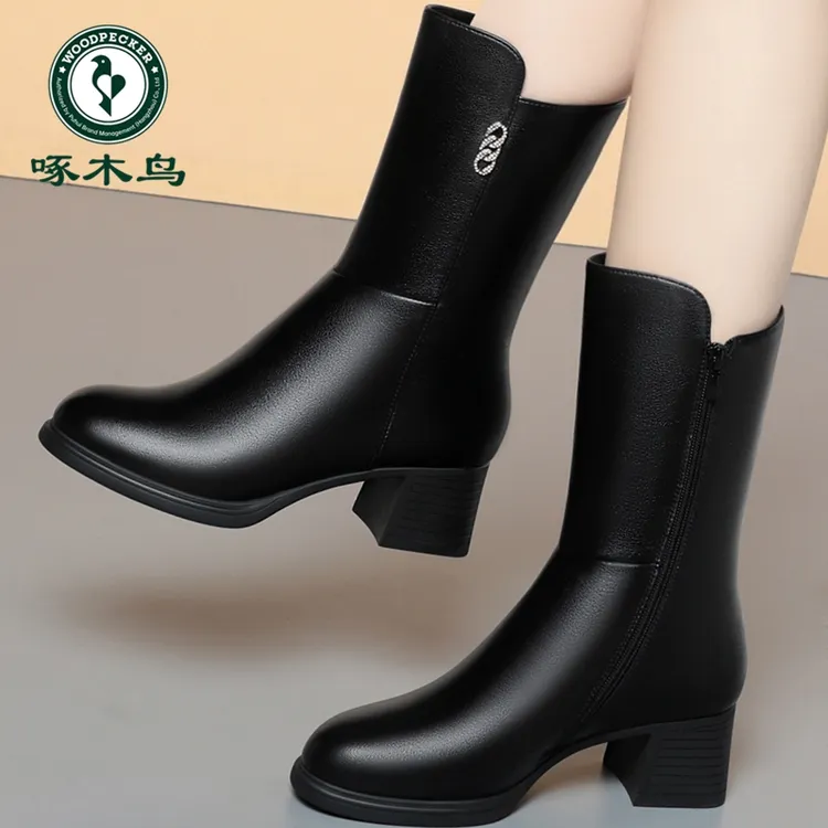 啄木鸟中筒软皮冬靴子女士新款皮靴棉鞋马丁保暖妈妈防滑棉靴加绒