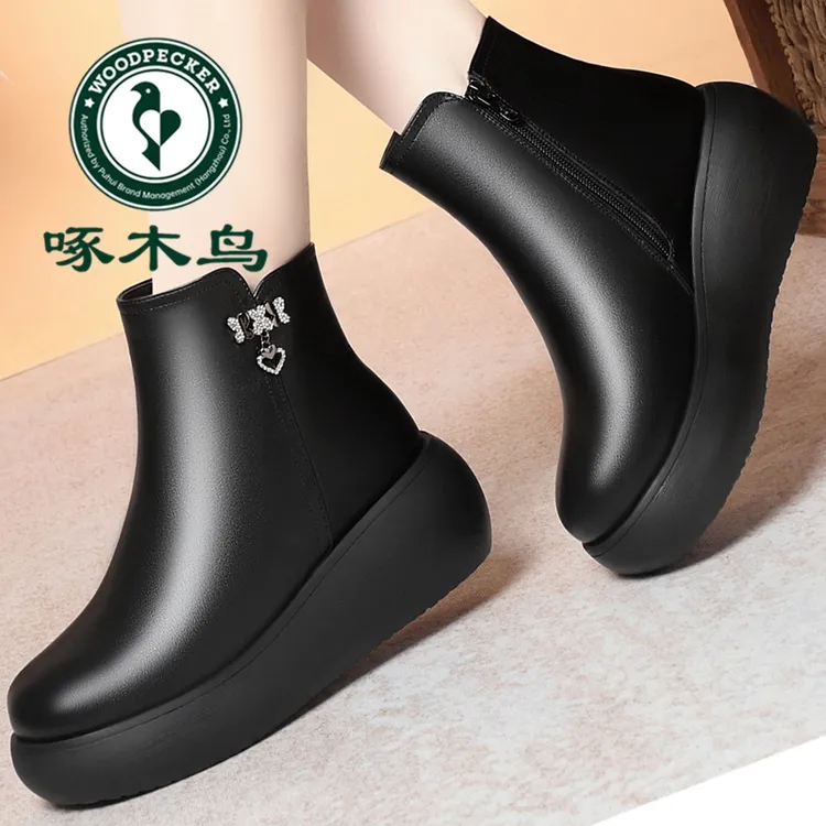 啄木鸟松糕底短靴出行女鞋秋冬款靴子加绒皮鞋时尚马丁靴妈妈鞋子