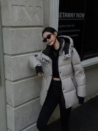 D&Q STUDIO欧洲站 冬季气质时尚百搭新款连帽收腰款羽绒服0921