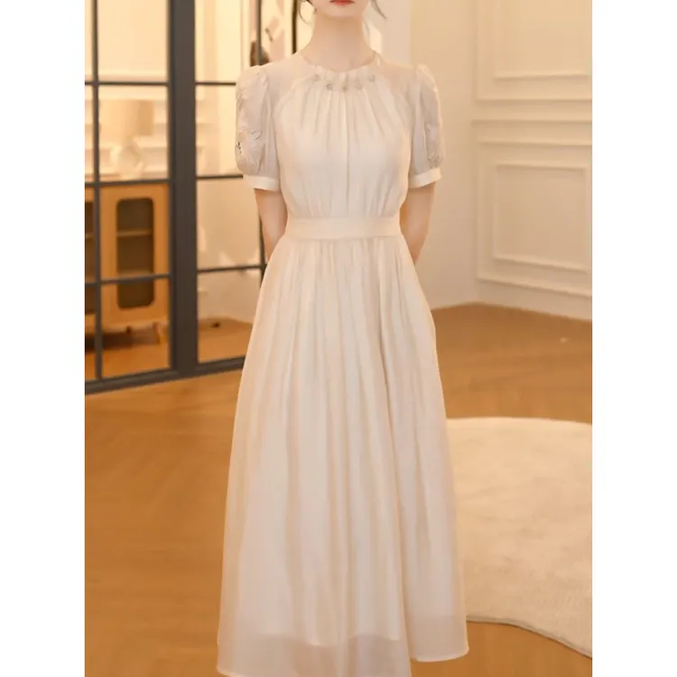 轻奢优雅精致绣花连衣裙2025夏季新款时尚高档气质收腰显瘦A字裙