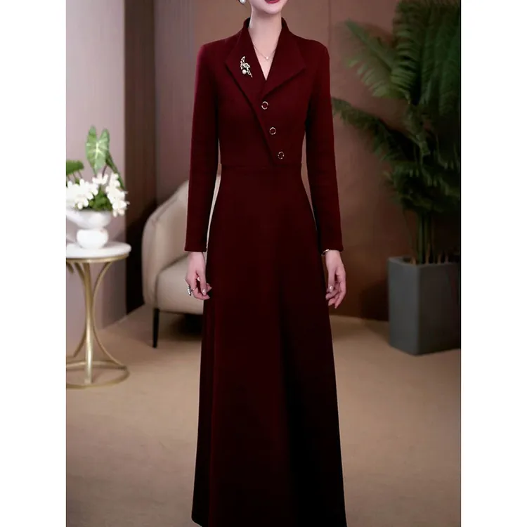 气质优雅通勤纯色长袖连衣裙2026春冬新款轻奢遮肉显瘦收腰A字裙