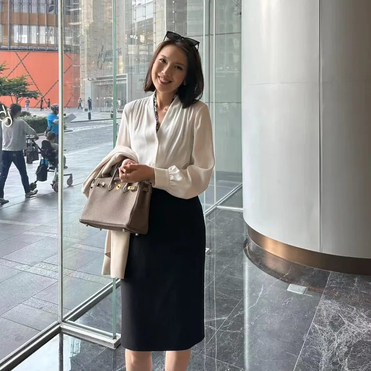 MARIUS【天鹅湖】V领抽褶醋酸女神显瘦衬衫气质百搭轻奢设计师小众。