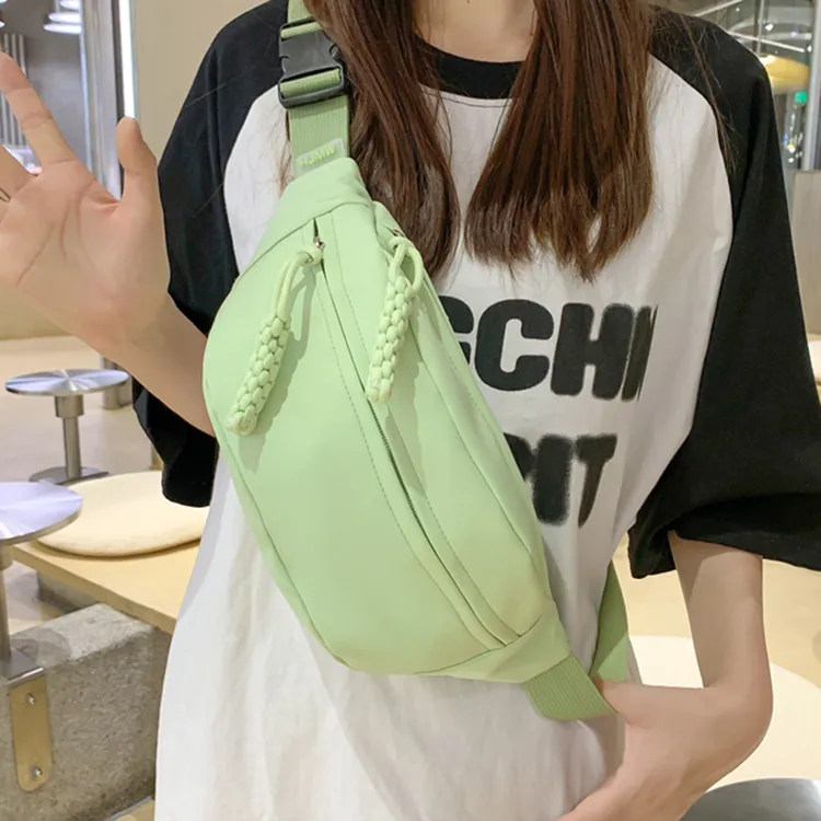 小众斜挎包女潮夏季百搭女士胸包休闲腰包运动挎包男韩版包包时尚