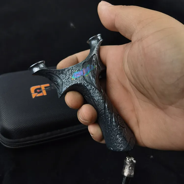 正品千发手感王弹弓钛合金扁皮飞虎弓树皮表面手工雕刻飞虎弹弓