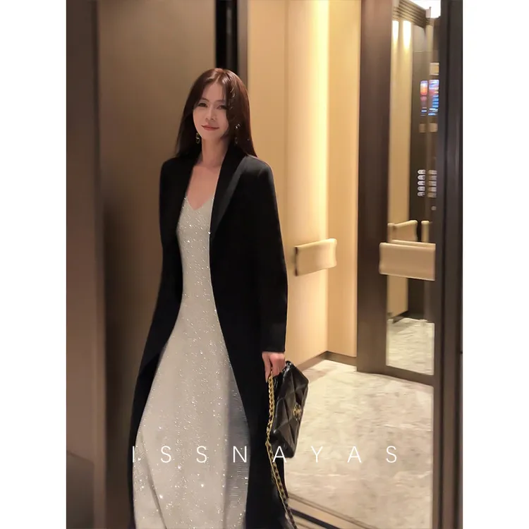 网红洋气炸街女装优雅高腰显瘦高级感小众气质无袖亮钻吊带连衣裙