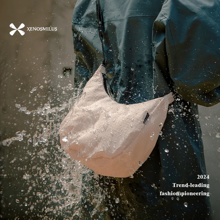 户外全防水斜挎包运动风潮手提男女腋下包休闲通勤简约百搭单肩包