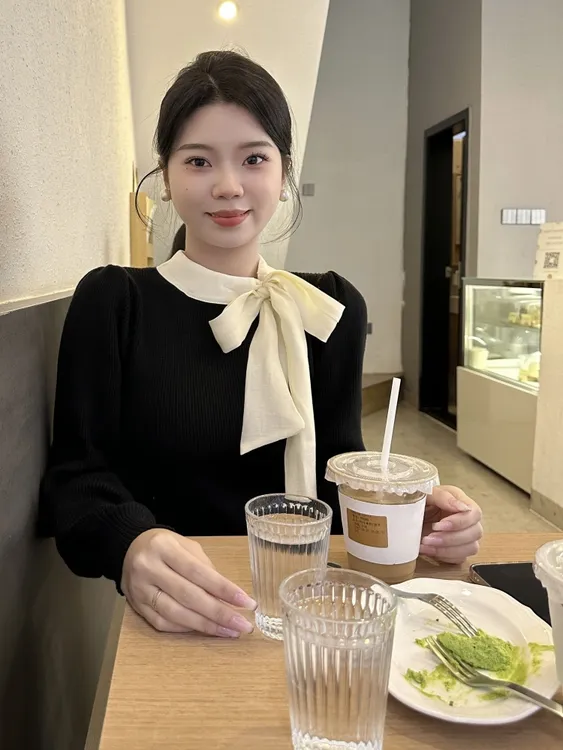 秋冬韩版气质蝴蝶结围巾领黑色针织衫女修身打底衫长袖上衣