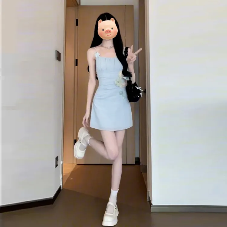 2024新款法式蓝色无袖吊带连衣裙子女夏季2024新款设计感小众高腰