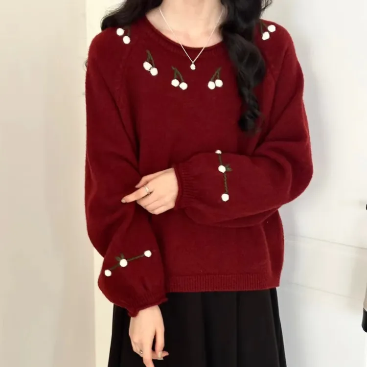 手工绣花甜美圆领新年红色毛衣套头针织衫女2025新款樱桃宽松上衣