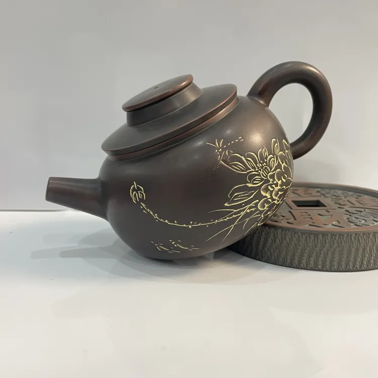 钦州坭兴陶巨轮珠炮嘴壶书法刻绘黑古铜色，钦州红色250ml左右