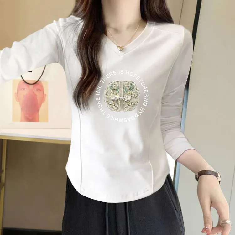 大码胖mm纯欲风辣妹修身显瘦长袖T恤女秋冬设计感鱼骨纹V领打底衫