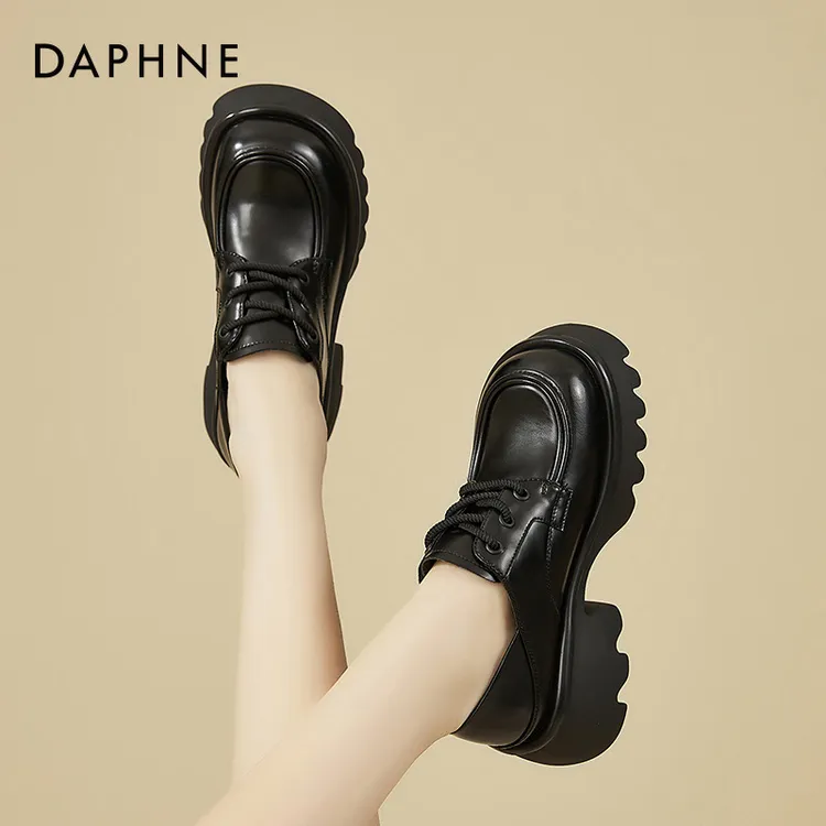 达芙妮厚底乐福鞋女2025新款春秋黑色软底上班小皮鞋增高系带单鞋