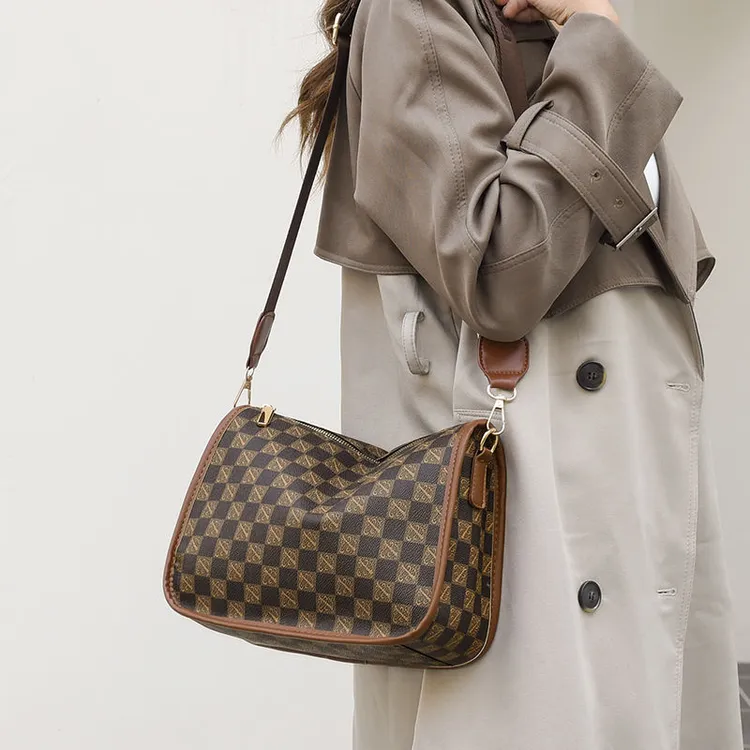 轻奢高级女包洋气单肩包饺子包女性时尚百搭大容量斜挎包小众包包