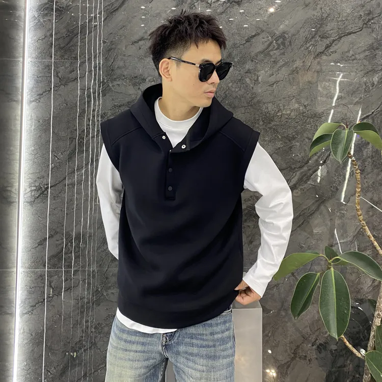 无袖连帽按扣马甲上衣休闲百搭背心潮流空气层面料坎肩秋季新款男