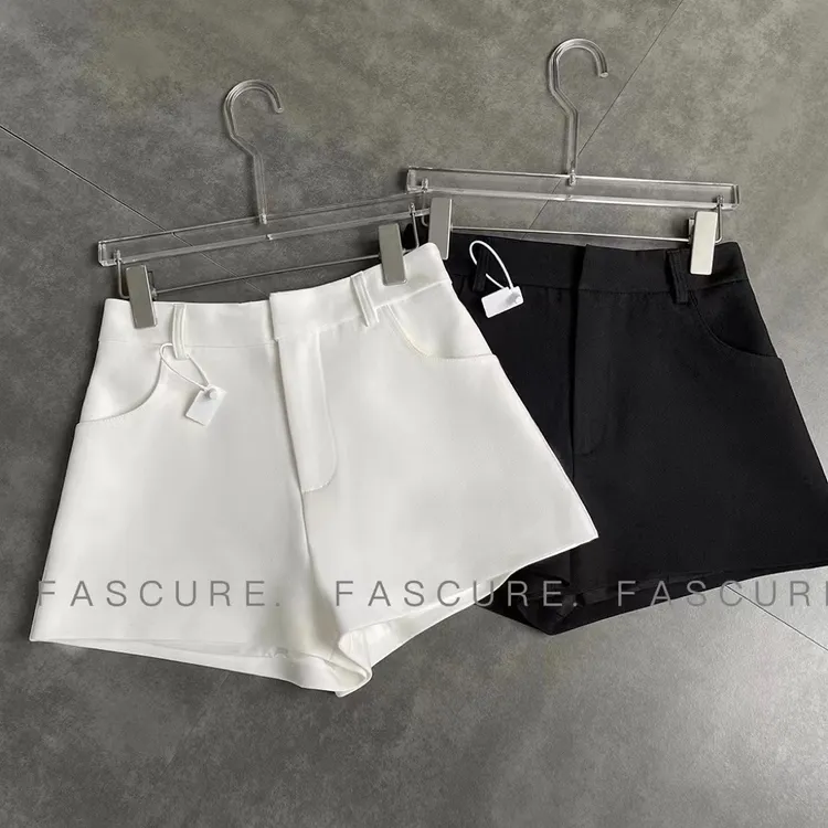 高腰西装白色短裤女秋冬外穿打底黑色显瘦热裤小个子裤子2025新款