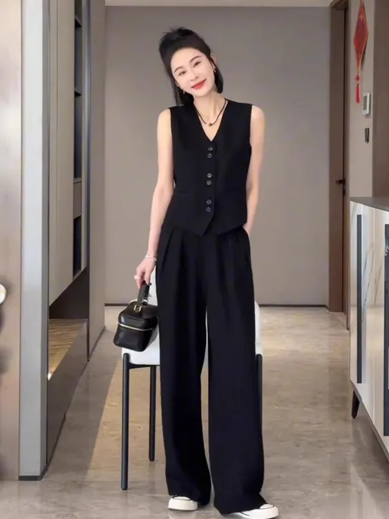 新款气质V领黑色马甲2025春秋流行穿搭一整套装阔腿裤显瘦网红