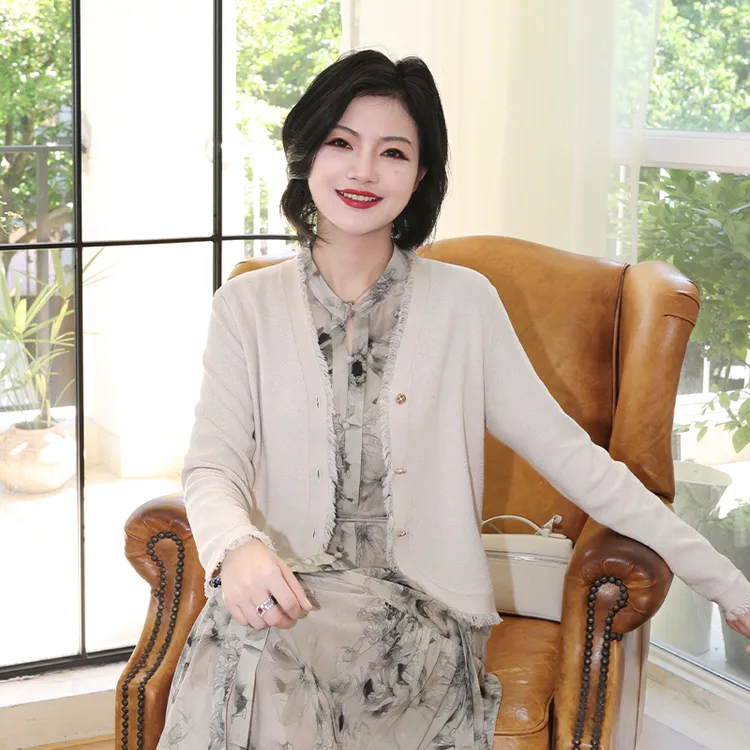 枫竺阿楠anan心动至上时尚气质V领小香流苏边长袖针织开衫女秋