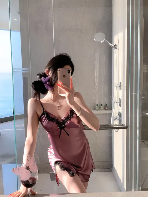 风情万种 气质御姐性感睡衣女夏季缎面冰丝吊带带胸垫睡裙纯欲风