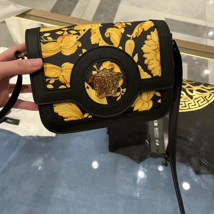 全新未使用 Versace/范思哲 国内现货女士水钻美杜莎斜挎包