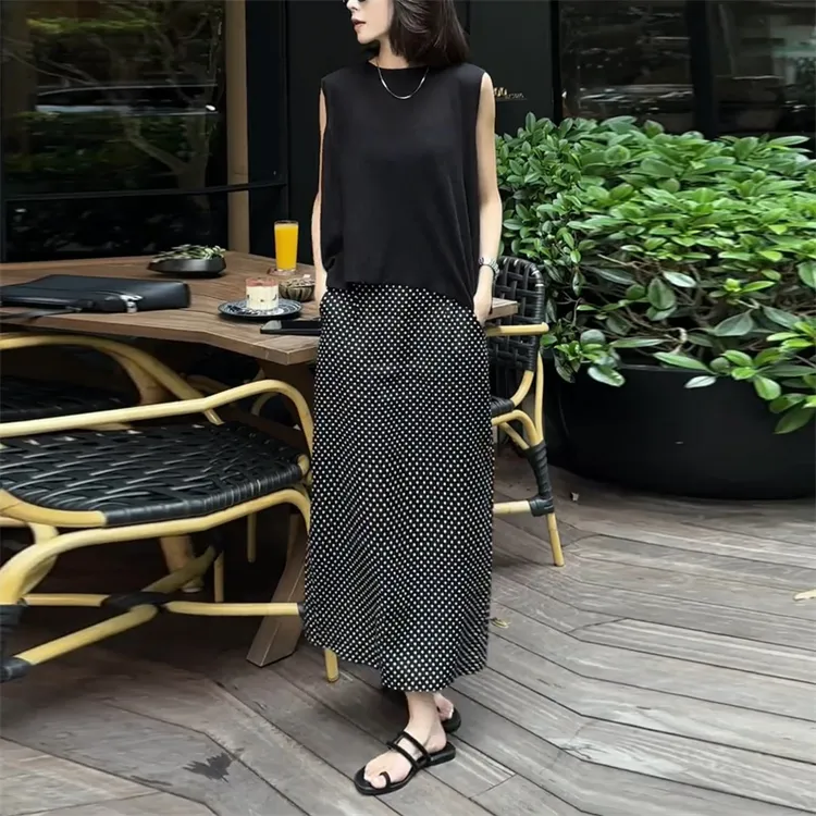 夏季宽松无袖上衣后背开叉半身裙女装2025新款黑色设计感两件套潮