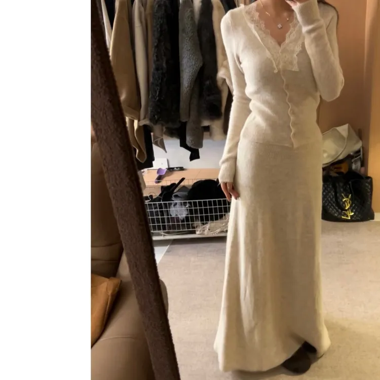 韩系小个子穿搭蕾丝v领拼接开衫毛衣女法式气质高级感半身裙套装