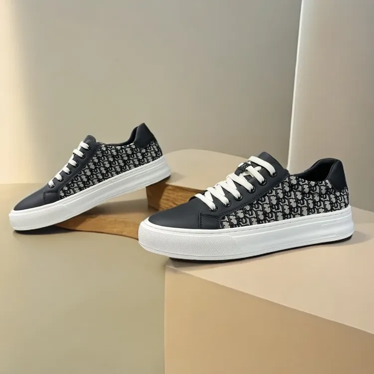 欧洲站真皮板鞋男鞋潮流透气百搭格子男士防滑一脚蹬轻便休闲鞋子