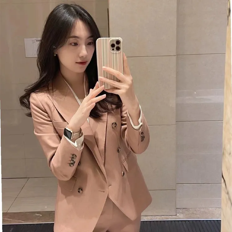 春秋新款洋气减龄粉色西服两件套高级感小香风时尚职业休闲套装女