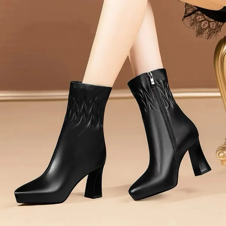 真软皮弹力靴中筒靴秋冬季新款瘦瘦靴防水台女鞋短靴高跟机车靴子