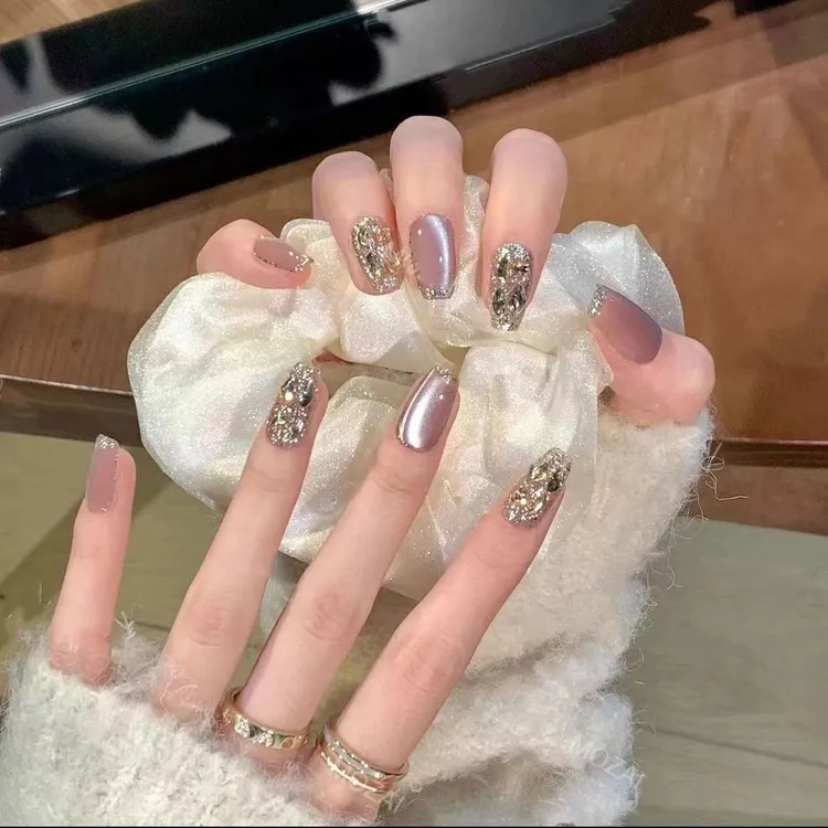 【珠光】2024年高端新款绵密冰透猫眼冬季简约穿戴贴片甲小众显白