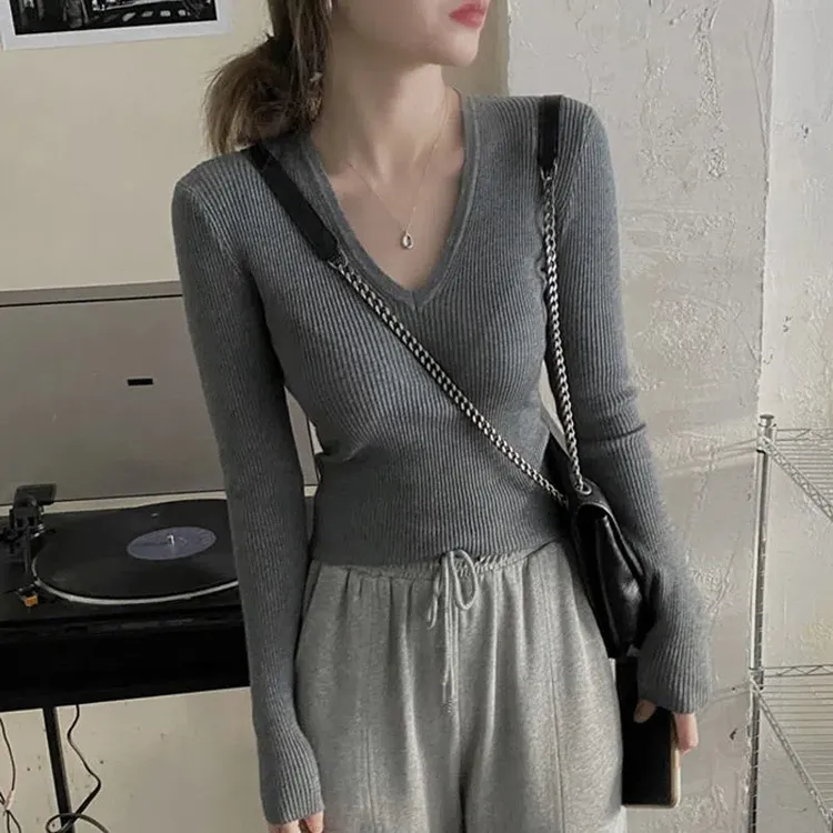 韩版低领打底衫女新款高档次内搭修身鸡心领v领上衣秋冬百搭洋气