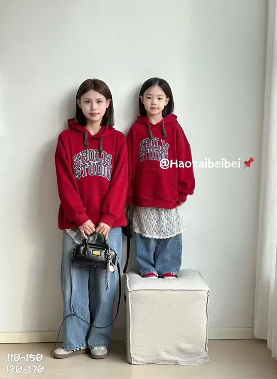 一体绒红色卫衣，