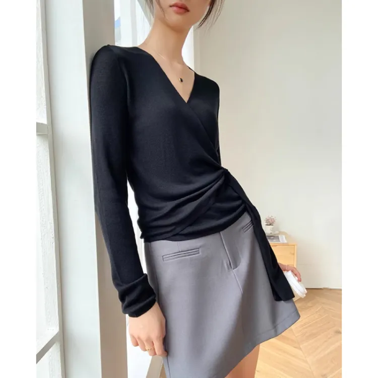 V领女士打底衫春秋款洋气高级感2024新款针织衫修身气质时髦外穿