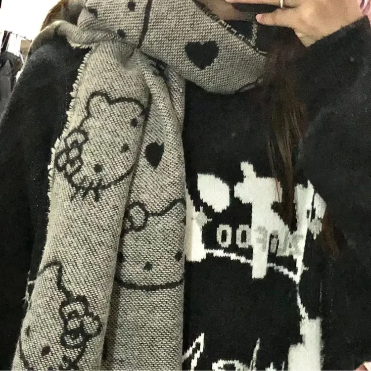 kitty猫围巾凯蒂猫学院风2024新款可爱小众不撞款百搭披肩围脖