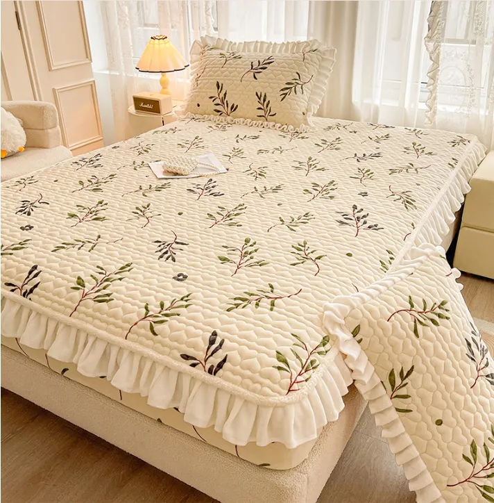 牛奶绒夹棉床笠2024冬季花边加厚防滑床垫保护套水晶绒榻榻米床笠