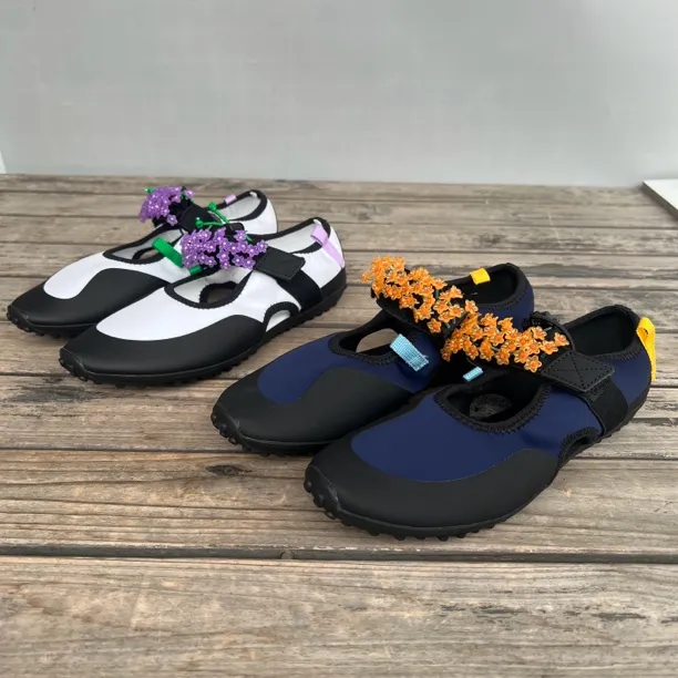 花花鞋来自丹麦女士钉珠花朵玛丽珍时尚休闲鞋芭蕾舞鞋