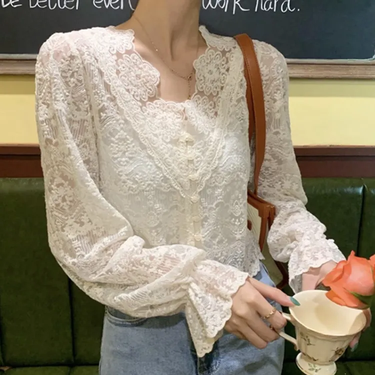 重工刺绣别致甜美奶乖上衣减龄漂亮洋气小衫