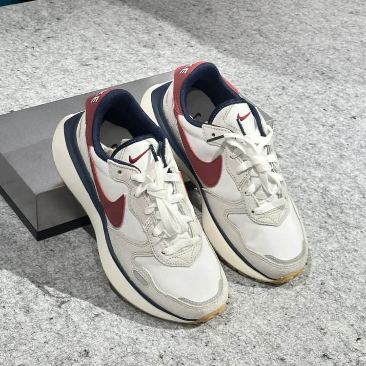 NIKE/耐克Phoenix Waffle舒适简约防滑耐磨低帮跑步鞋 FZ3600-072