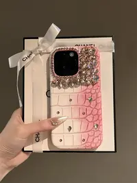 渐变粉鳄鱼纹适用iPhone15promax手机壳14高级感13防摔12名媛风11