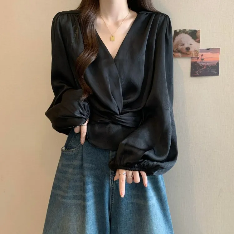 大码女装法式灯笼袖别致气质小众衬衫春秋胖妹妹显瘦时尚短款上衣