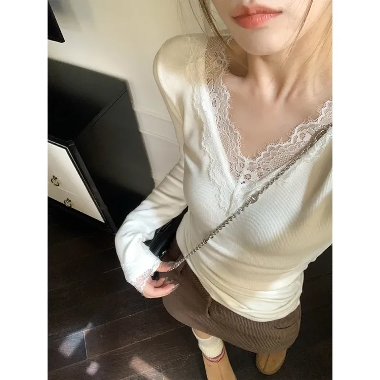 纯欲感蕾丝拼接领长袖打底衫女秋冬温柔风内搭弹力V领T恤上衣