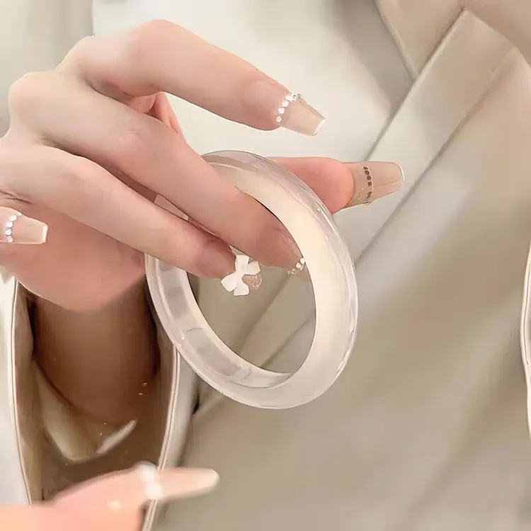 马料浅香槟色扁条玛瑙玉髓手镯白月光色荔枝冻玉石玉镯女款显白