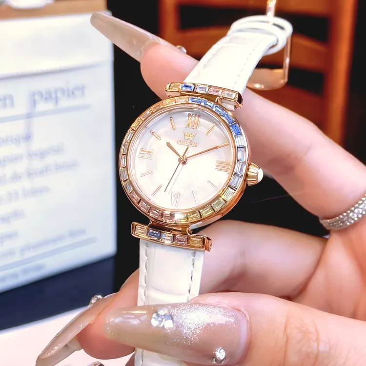 2024年新款女士手表女小众高级感石英表学生休闲百搭时尚女款腕表