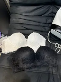 小婷子私物分享  百搭不掉无袖聚拢抹胸蕾丝内内无肩带